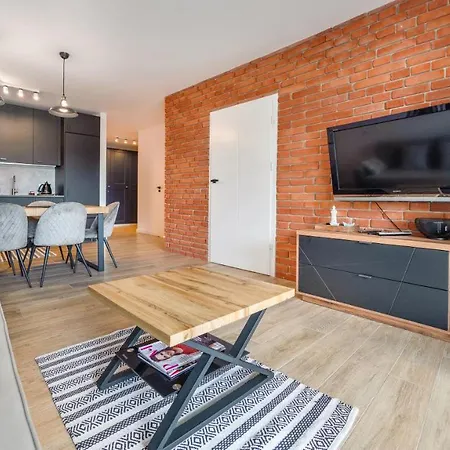 アパート Bursztynowe Osiedle Jantar, Sun & Snow ヤンタル