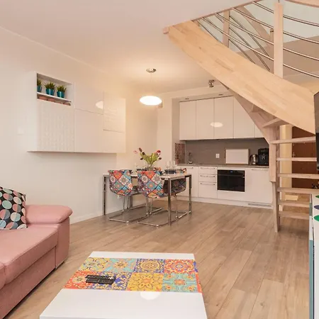 Apartment Sun & Snow Bursztynowe Osiedle - Otoczone Lasem, Plac Zabaw