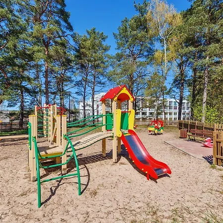 Apartment Sun & Snow Bursztynowe Osiedle - Otoczone Lasem, Plac Zabaw